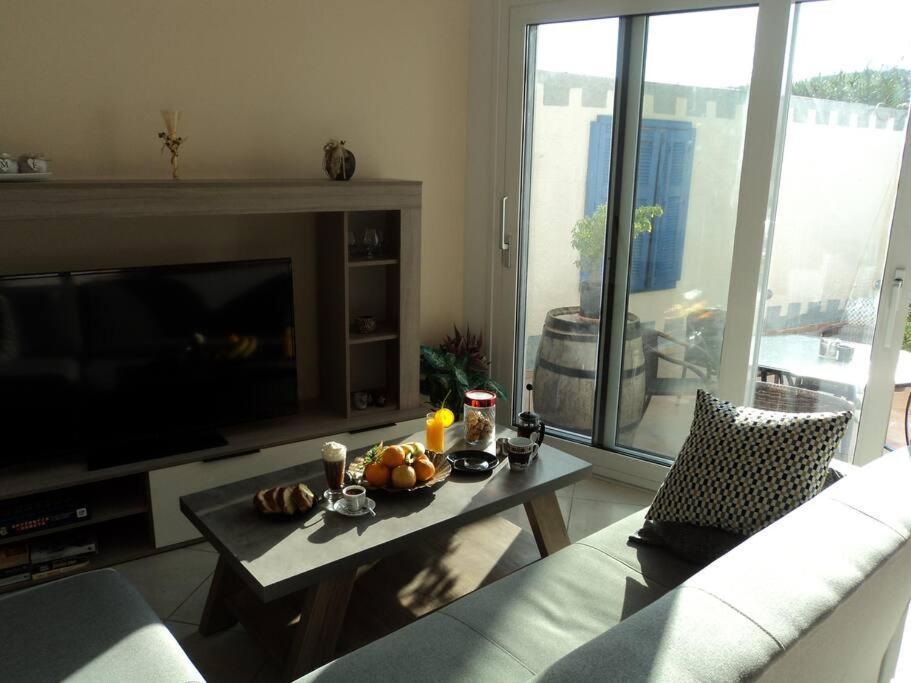 The Getaway Apartment Agia Marina  Exterior photo