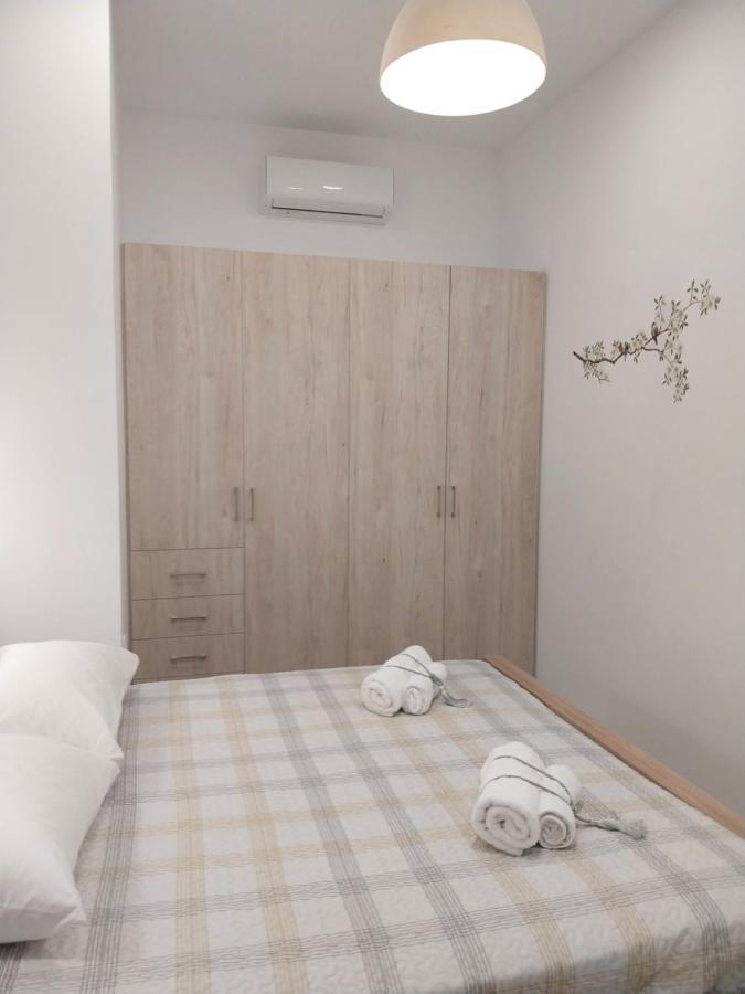 The Getaway Apartment Agia Marina  Exterior photo